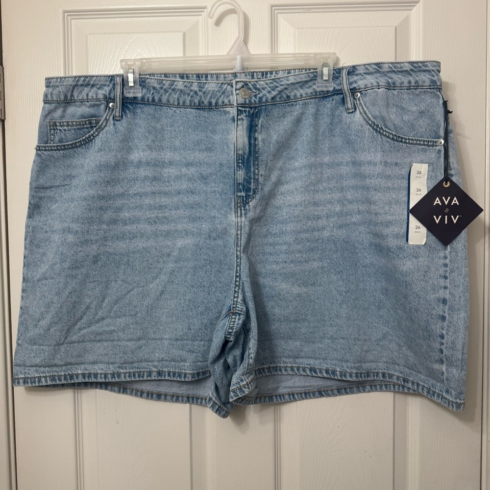 Ava & Viv Light Blue Denim Midi Shorts Women’s Plus Size 26 High Rise Relax Fit